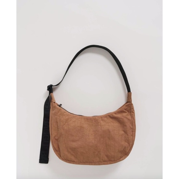 Handbags - ISO!!! Looking for the BAGGU medium crescent bag in pinto or brown!